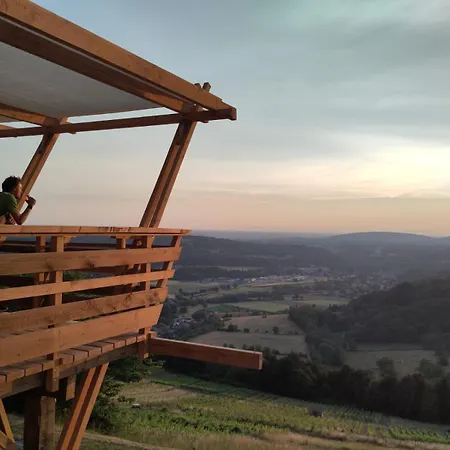 Roulotte & Coucher De Soleil Sur Les Vignes Saint-Alban (Ain)